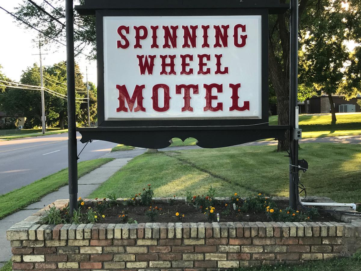 בראבו Spinning Wheel Motel מראה חיצוני תמונה